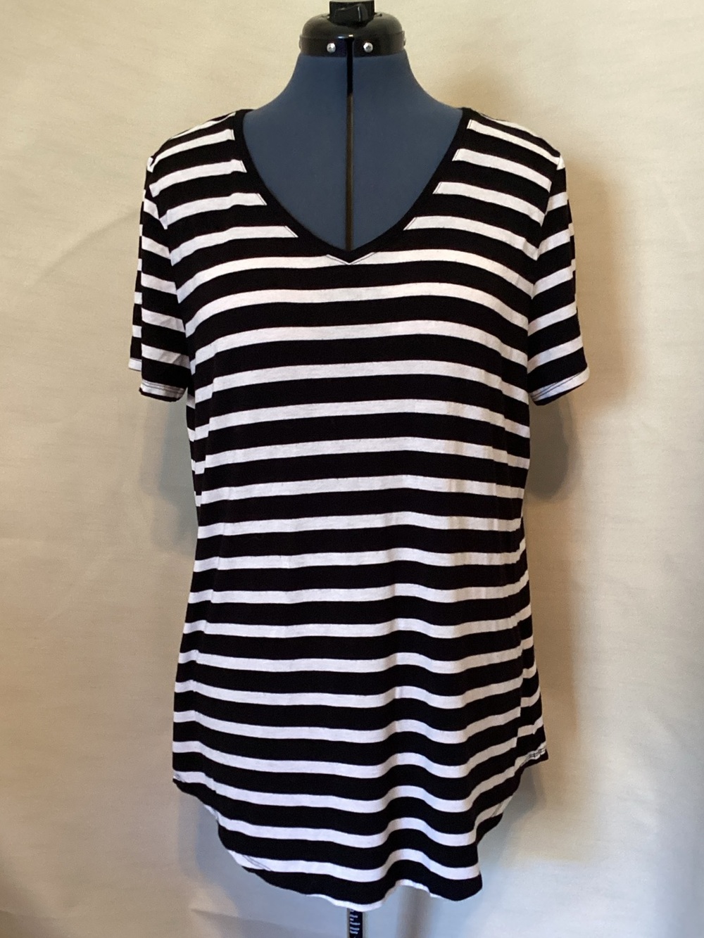 Amazon Essentials Black & White Striped V-Neck Short Sleeve Tee